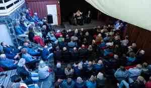 Bakgården Mona Hauglid